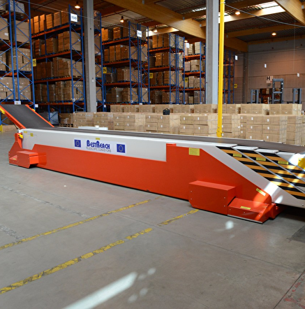 BUT reduces strain on workers with three BestReach telescopic conveyors