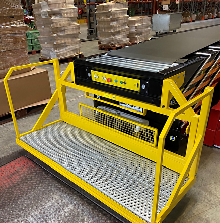 ITM LEMI (Les Mousquetaires) gains in productivity with the BestReach telescopic conveyor